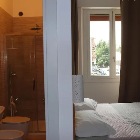 Du' Passi Dal Centro 3* أريتسو